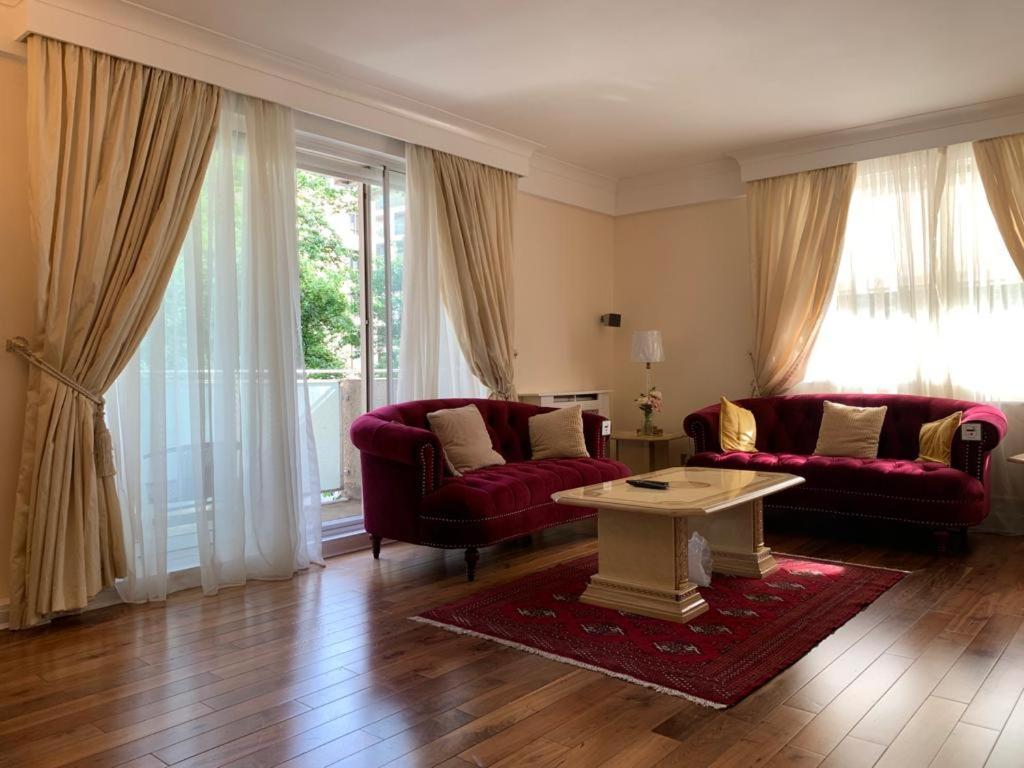 Lovely 3 Bedroom Apartment Londra Exterior foto
